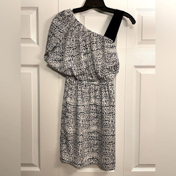 BCBGeneration Black and White Dress Size XXS - Picture 1 of 4